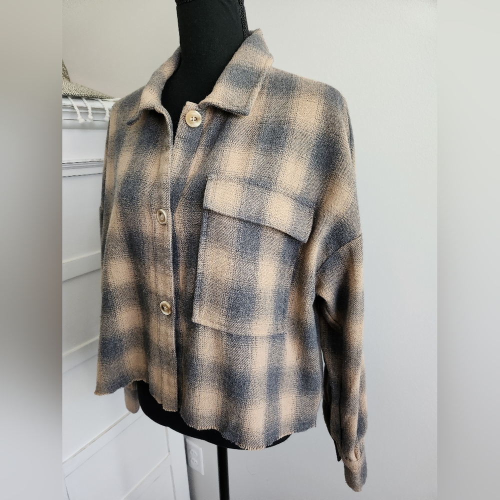 Mod Ref Plaid Cropped Shacket - image 4